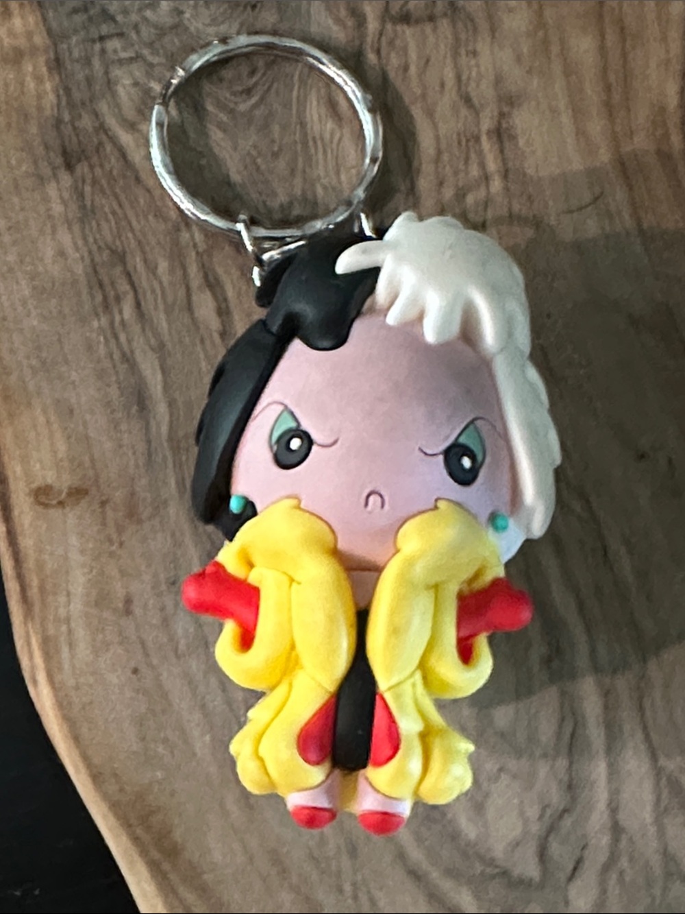 Disney monogram villains Keychain Charm cruella devill Dalmatians